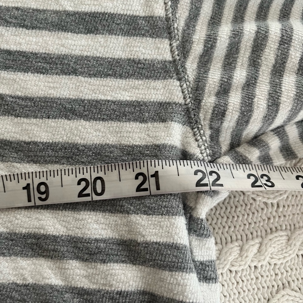 Chaps Gray and White Striped Cotton Hoodie Women’s Size Medium - Picture 15 of 16
